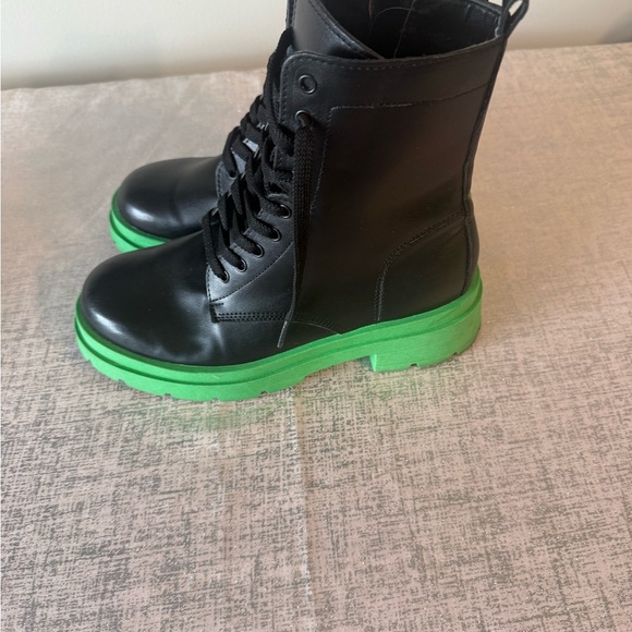 Black Boots with Green Soles - Picture 6 of 9